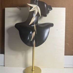 Southern Bloom - Elegant Black and Gold Jewelry Stand